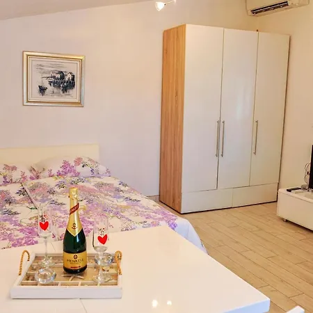 Apartment Studio House Secret Garden 1 *